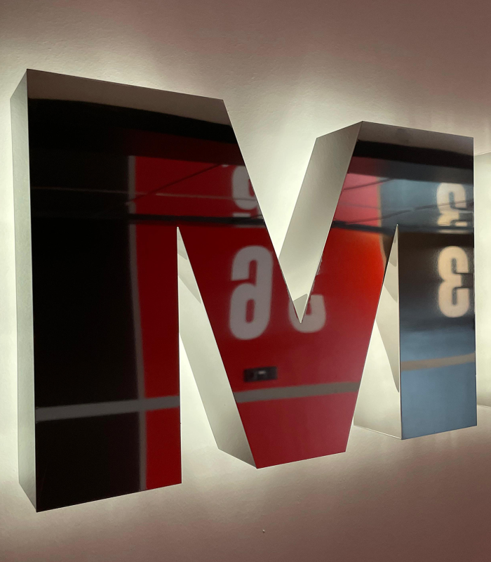 Letras retroiluminadas acero inoxidable brillo con led cálido